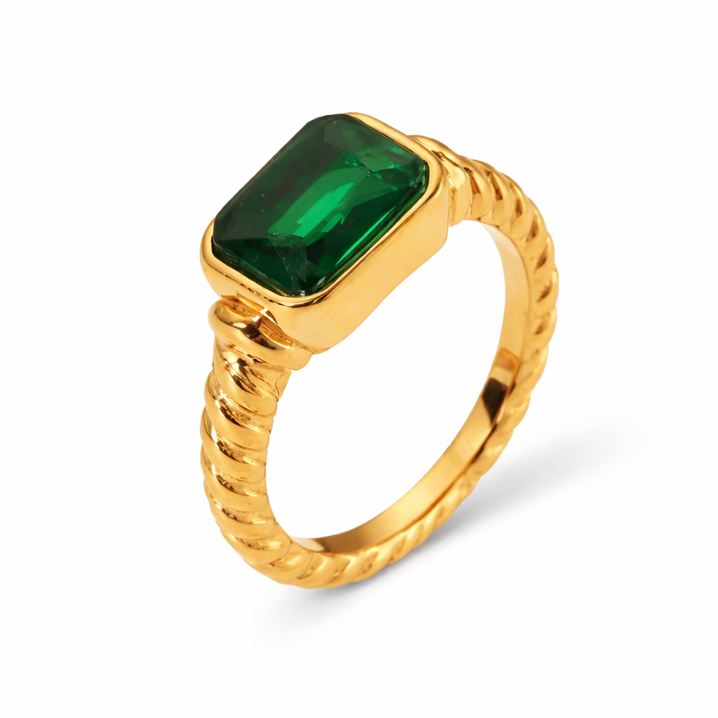 Emerald Royale Ring