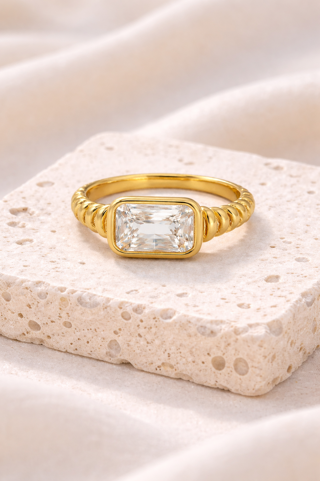 Crystal Royale Ring - Image 2