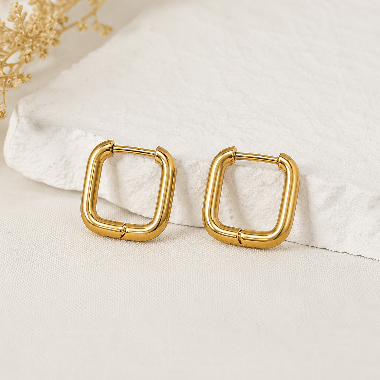 Sculpted Link Huggies – Gold - Image 2